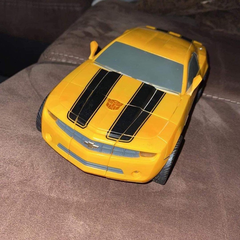 Bumble bee car